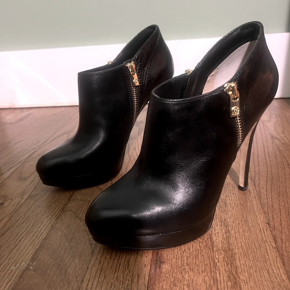 Michael Michael Kors York Booties 8.5 - image 1